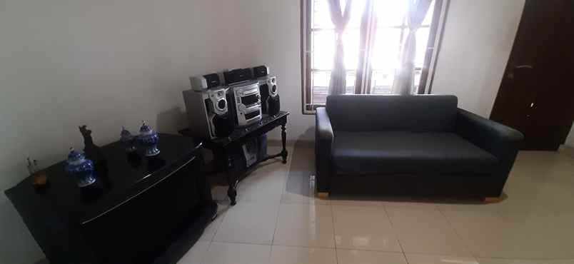 dijual rumah arcamanik endah