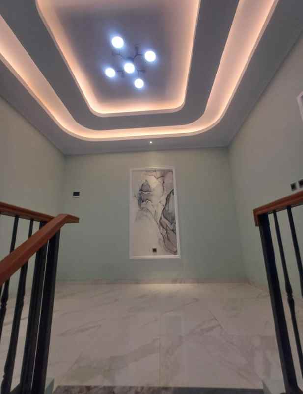 dijual rumah baru bangun