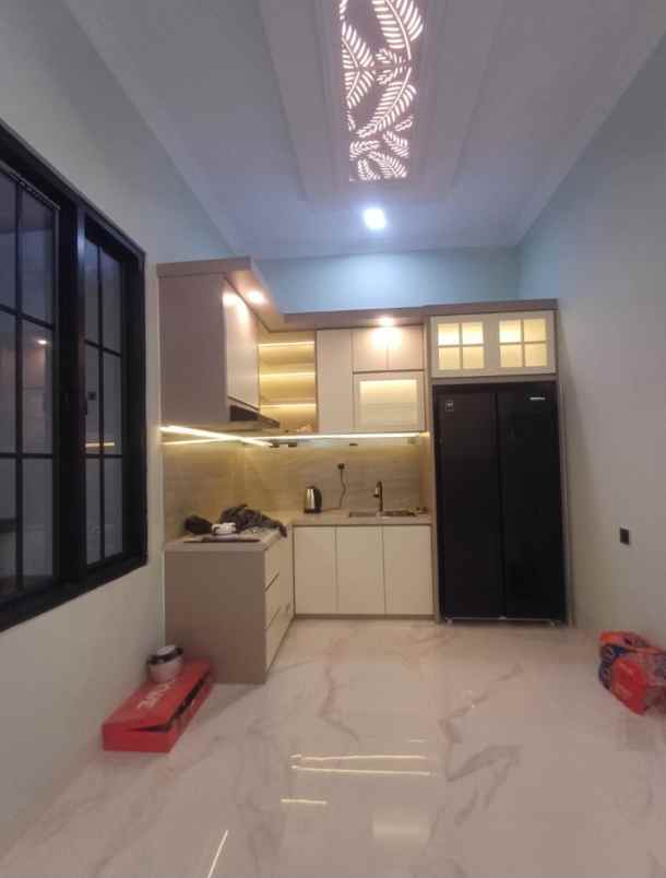 dijual rumah baru bangun