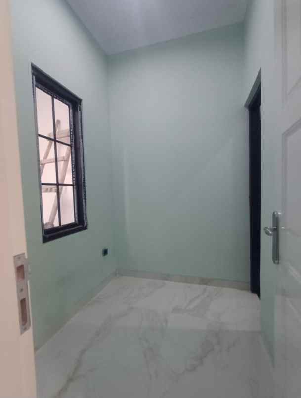 dijual rumah baru bangun