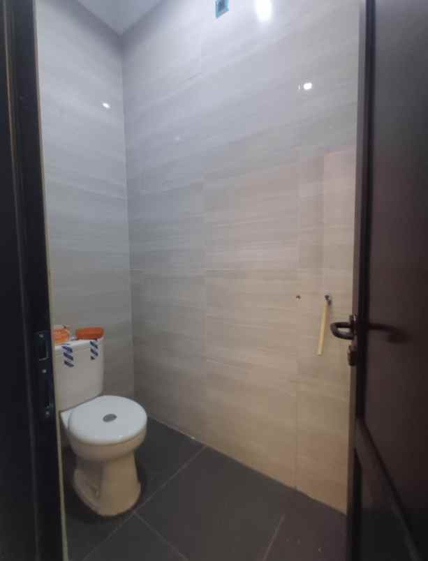 dijual rumah baru bangun