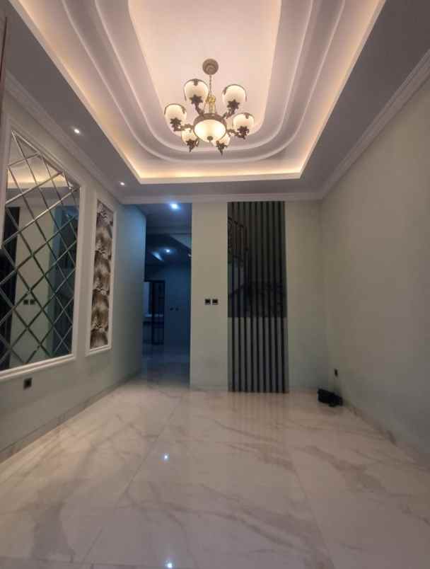 dijual rumah baru bangun