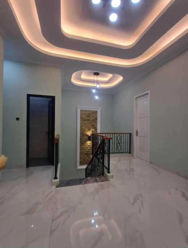 dijual rumah baru bangun