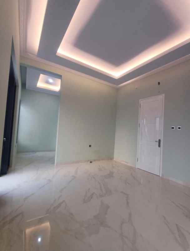 dijual rumah baru bangun