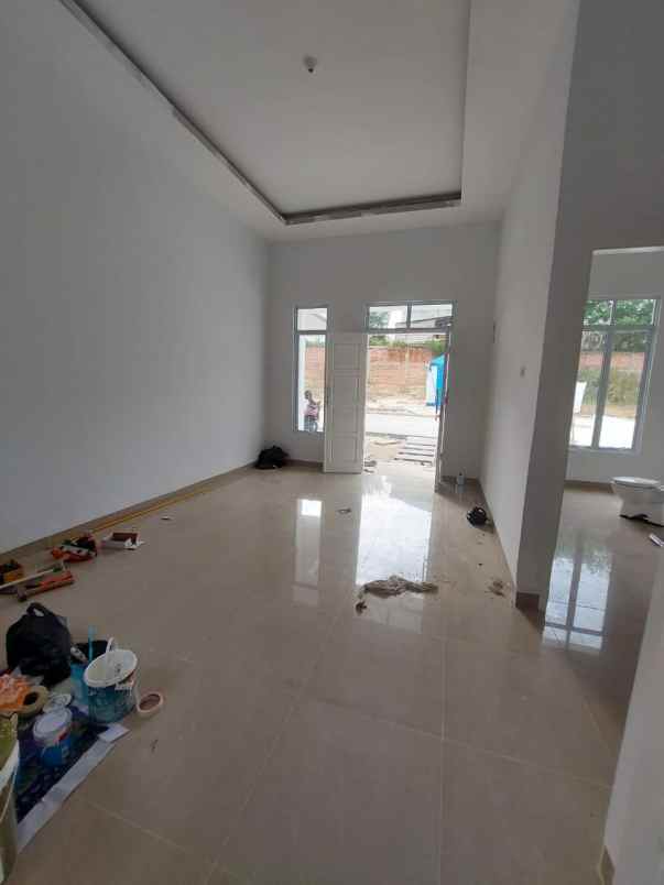 dijual rumah baru di jl melati stadion panam