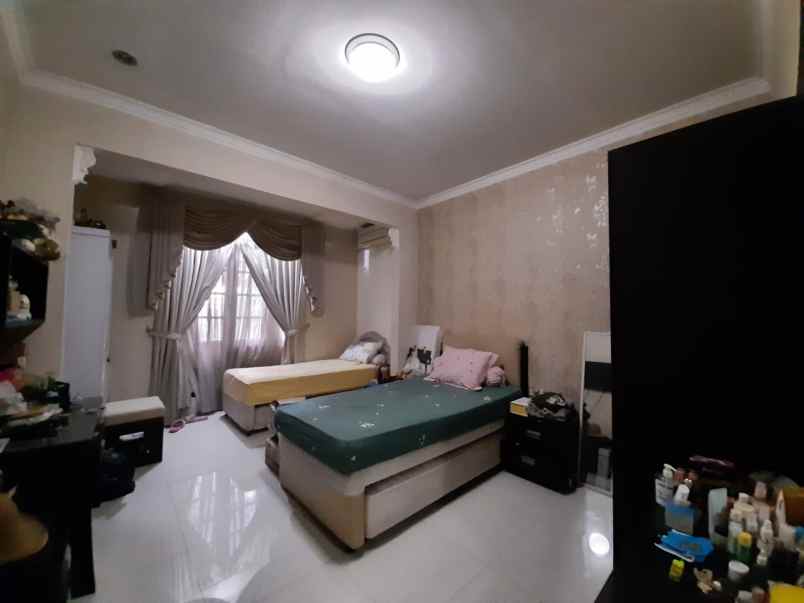 dijual rumah batu ampar condet