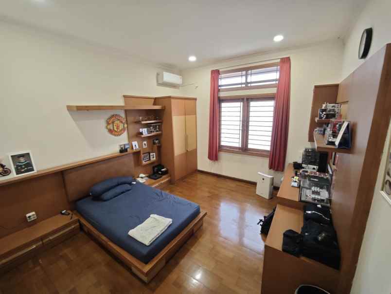 dijual rumah besar dan mewah di mekarwangi