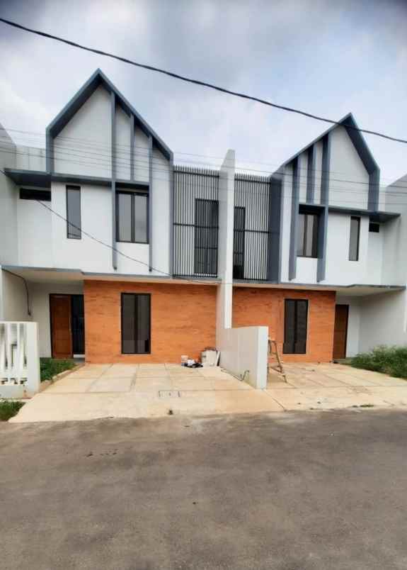 dijual rumah bintang metropole