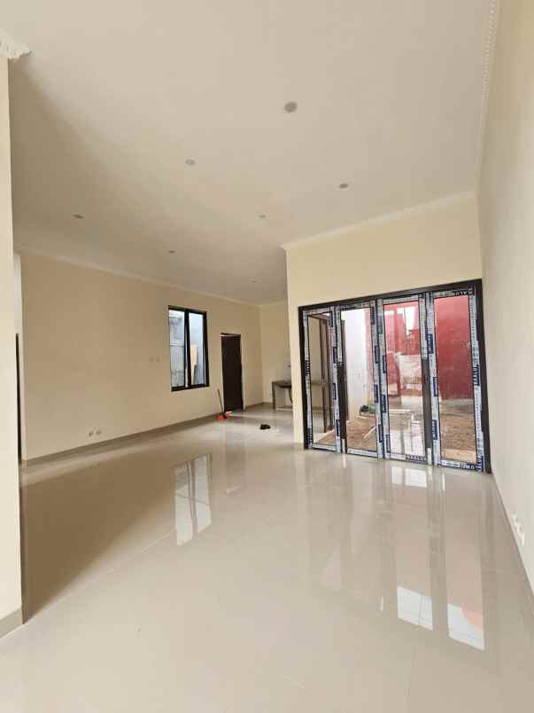 dijual rumah bintang metropole