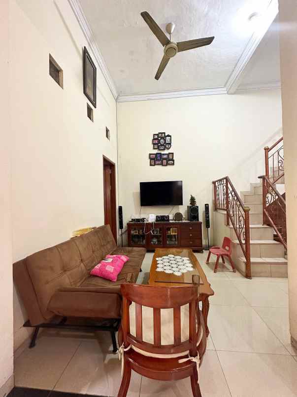 dijual rumah bintara