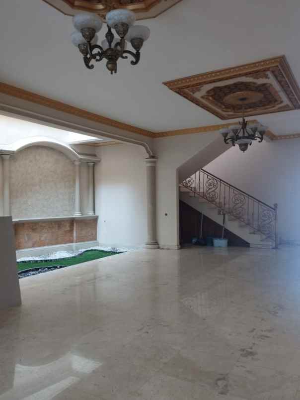 dijual rumah bintaro