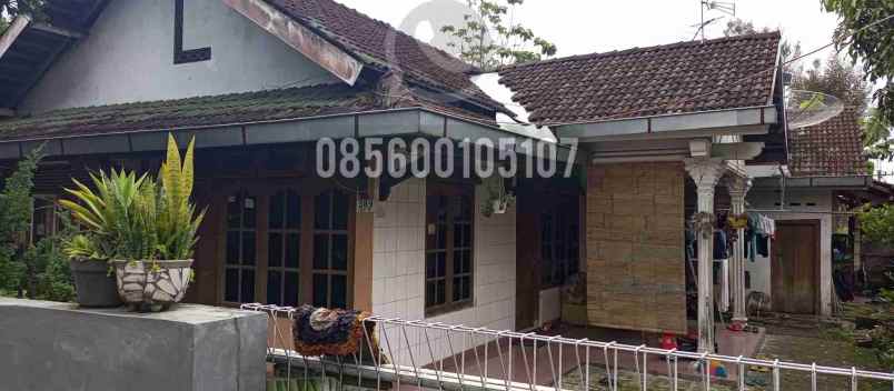 dijual rumah bisnis strategis selangkah pasar salatiga