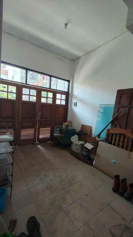 dijual rumah bogangin baru karangpilang