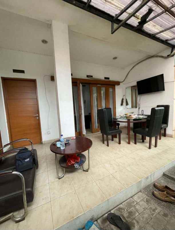 dijual rumah buah batu regency