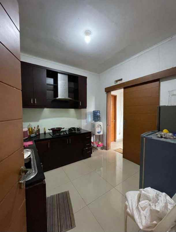 dijual rumah buah batu regency