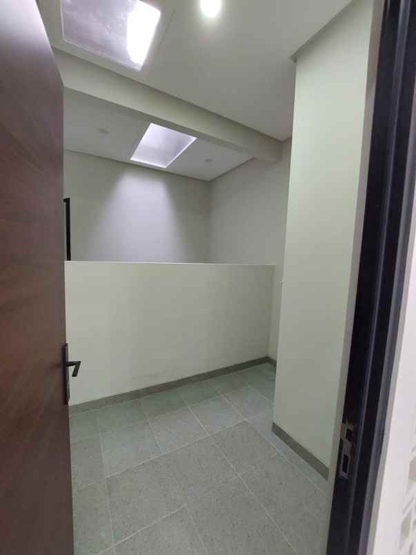 dijual rumah buana gardenia cipondoh