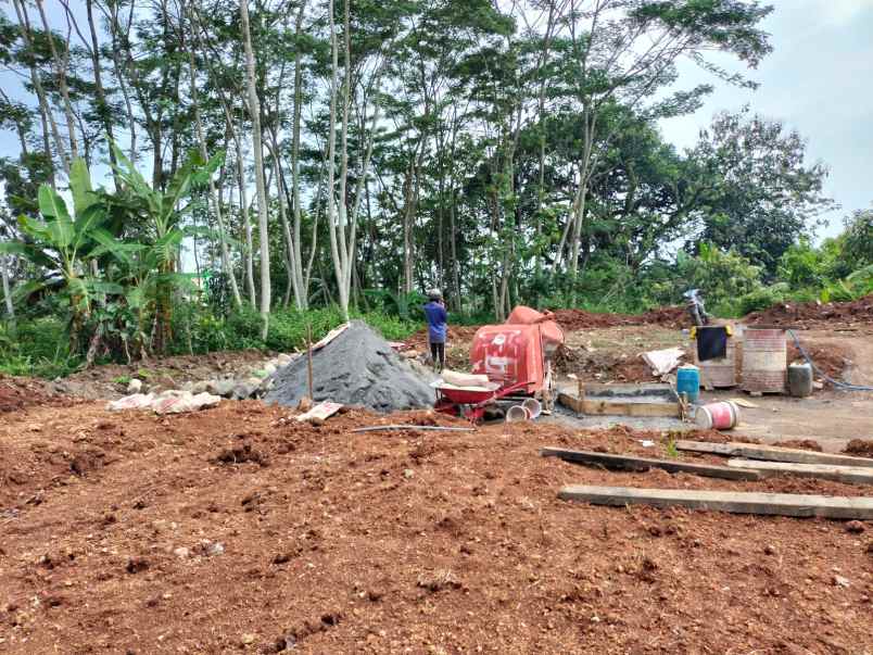 dijual rumah bulusan selatan