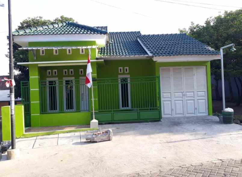 dijual rumah bulusan tembalang