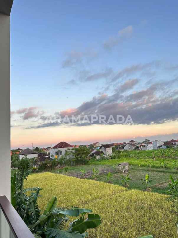 dijual rumah canggu