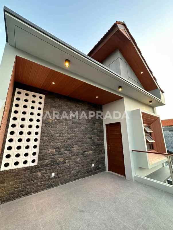 dijual rumah canggu