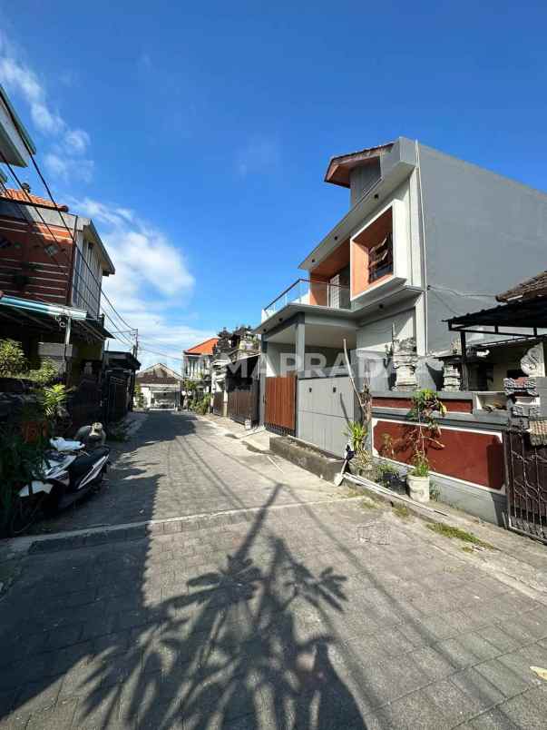 dijual rumah canggu