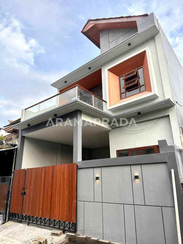 dijual rumah canggu