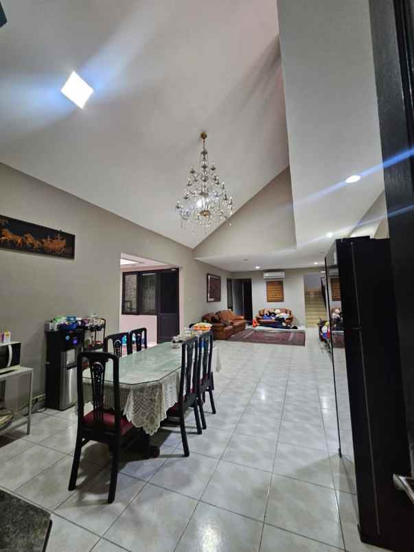 dijual rumah cempaka putih timur