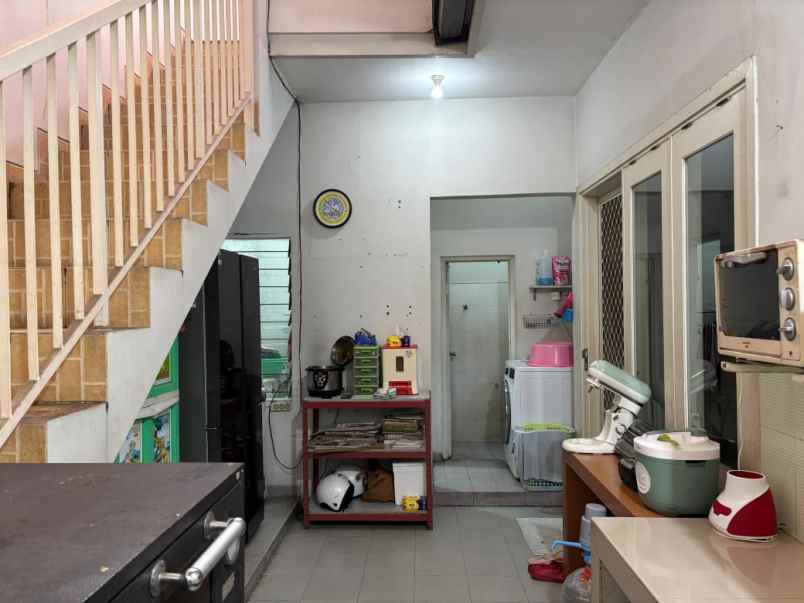 dijual rumah central park ketintang