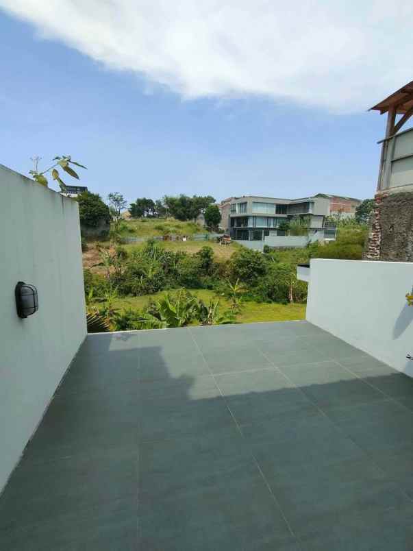 dijual rumah cihanjuang