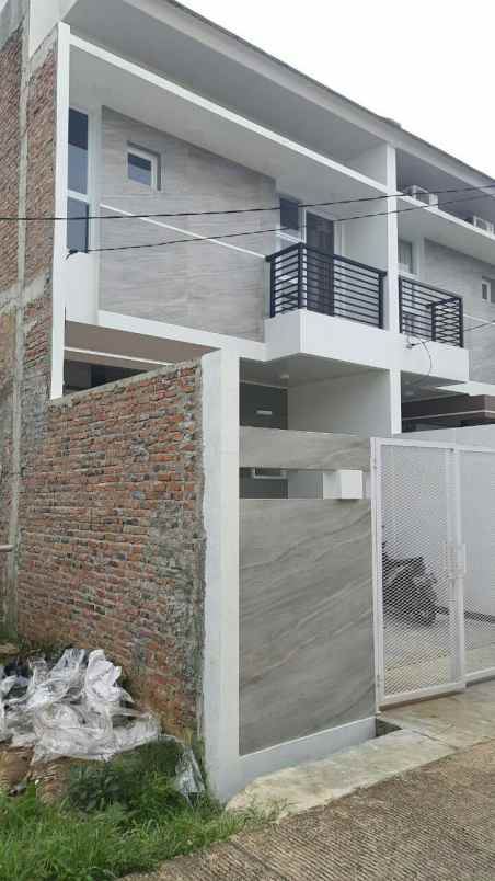 dijual rumah cilodong