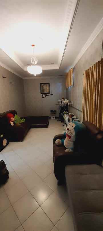 dijual rumah cipageran