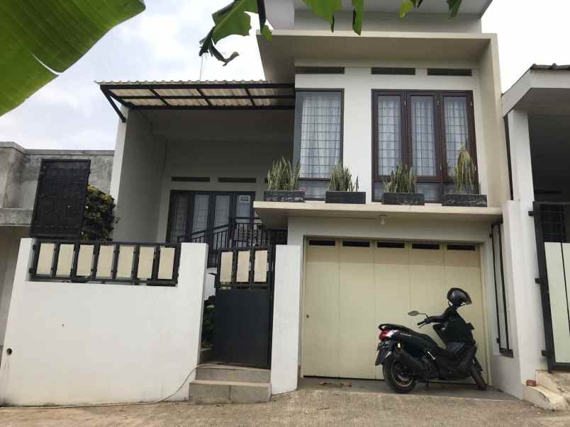 dijual rumah cipageran arsi