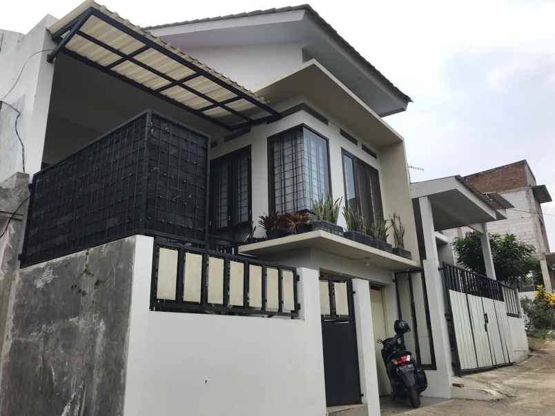 dijual rumah cipageran arsi