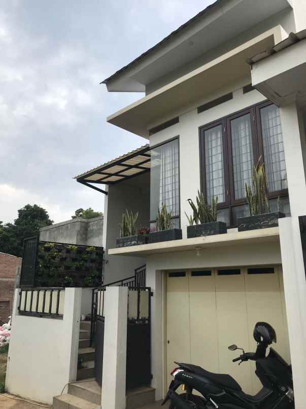 dijual rumah cipageran arsi