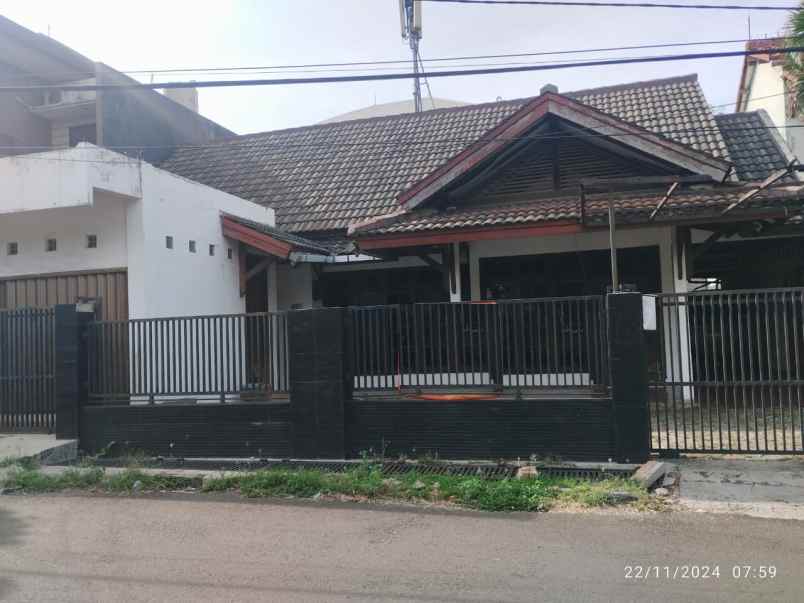 dijual rumah cipinang melayu