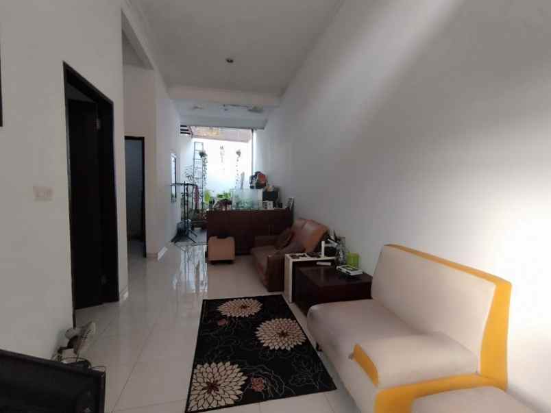 dijual rumah cisaranten kulon