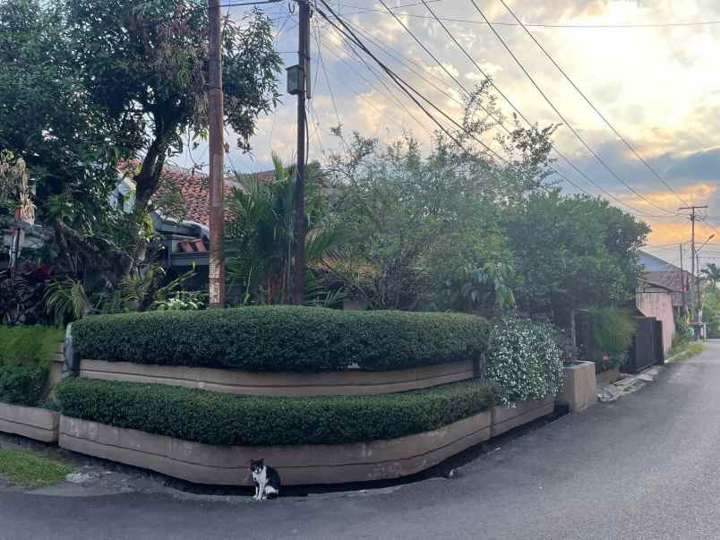 dijual rumah cisaranten kulon komplek