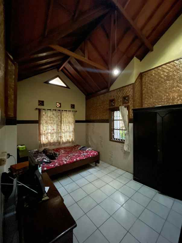 dijual rumah cisaranten kulon komplek