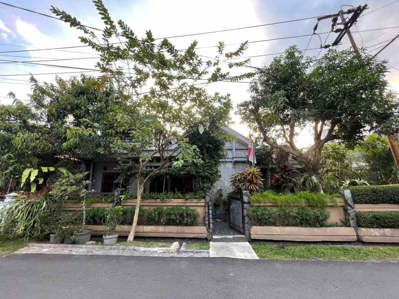 dijual rumah cisaranten kulon komplek