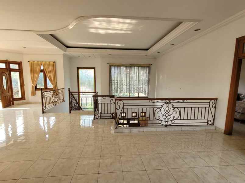 dijual rumah citra gran jl alternatif