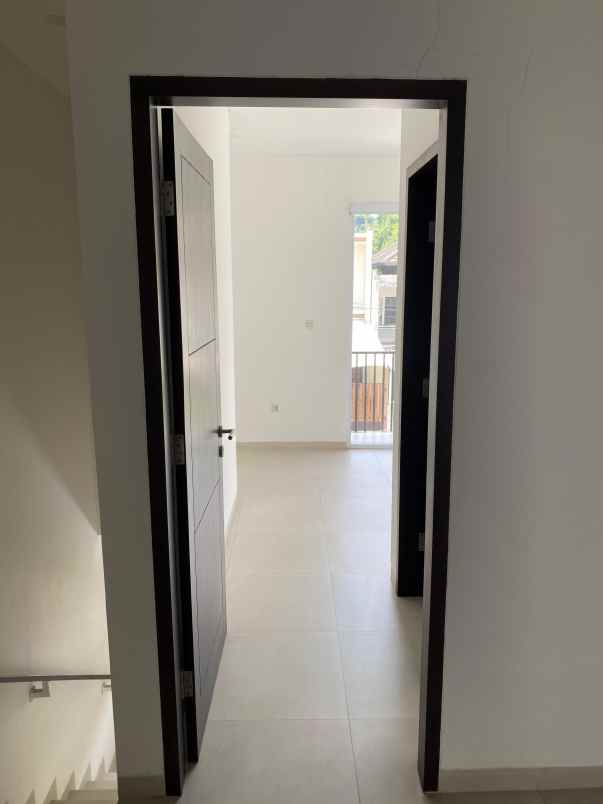 dijual rumah ciwaruga