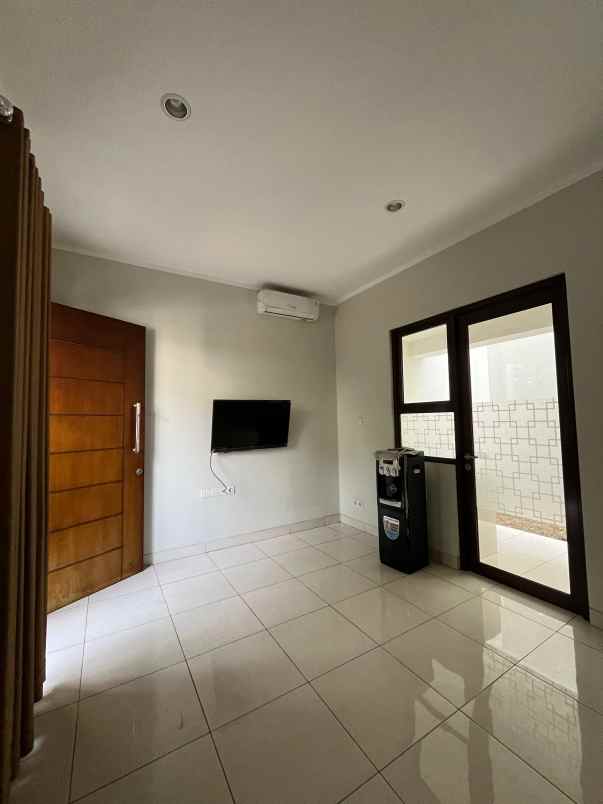 dijual rumah cluster burgundy