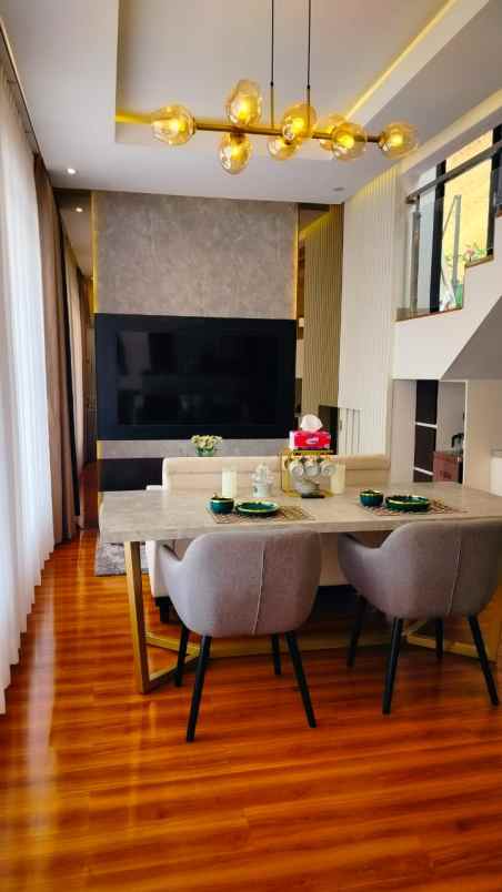 dijual rumah cluster emeralda resort