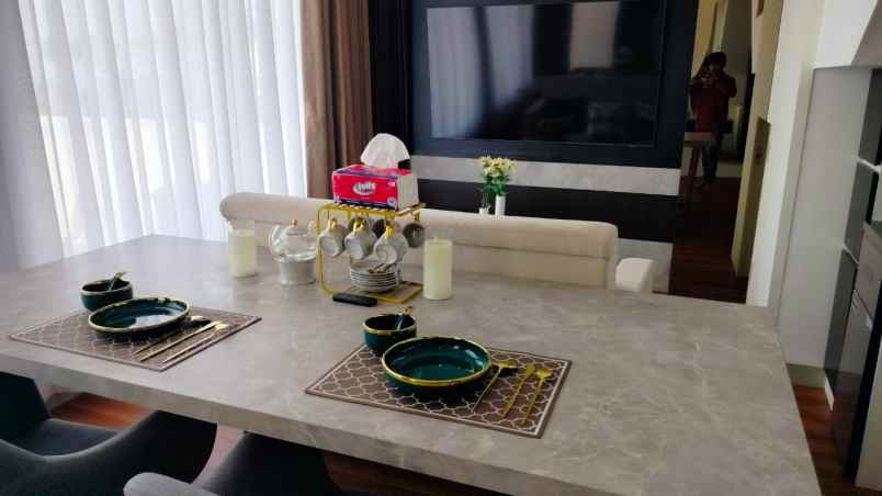 dijual rumah cluster emeralda resort