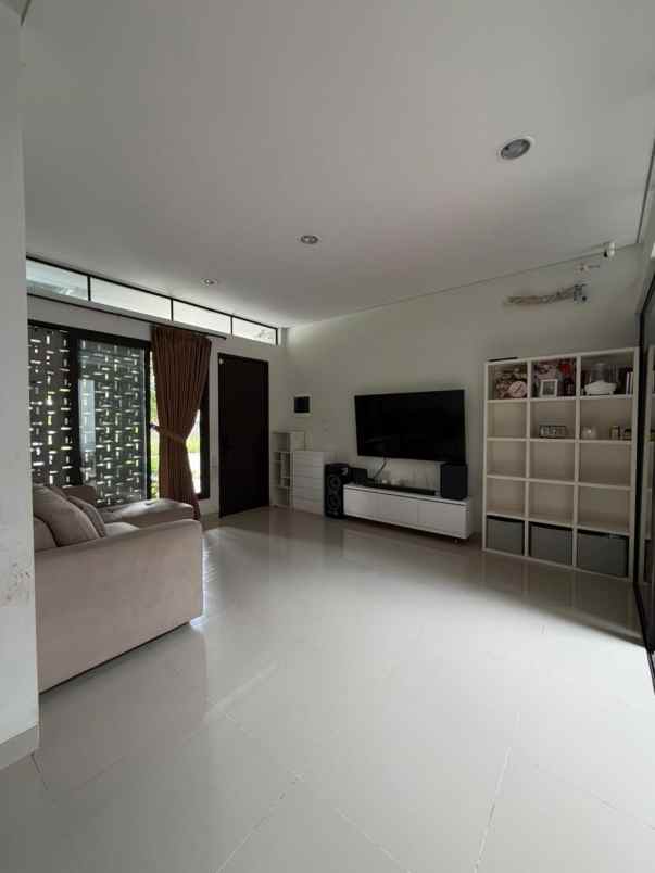 dijual rumah cluster flora gedebage summarecon bandung