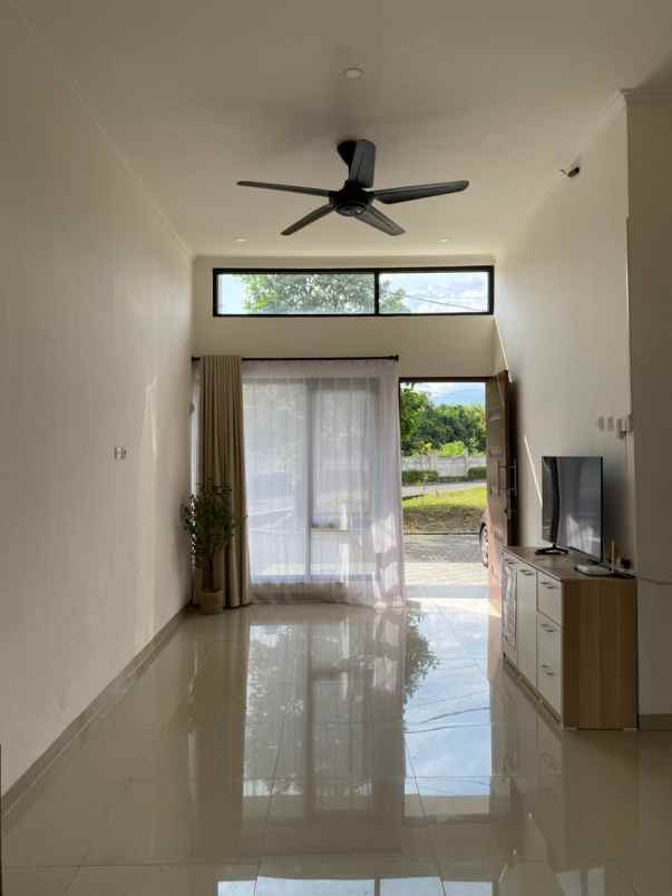 dijual rumah cluster grans pinus