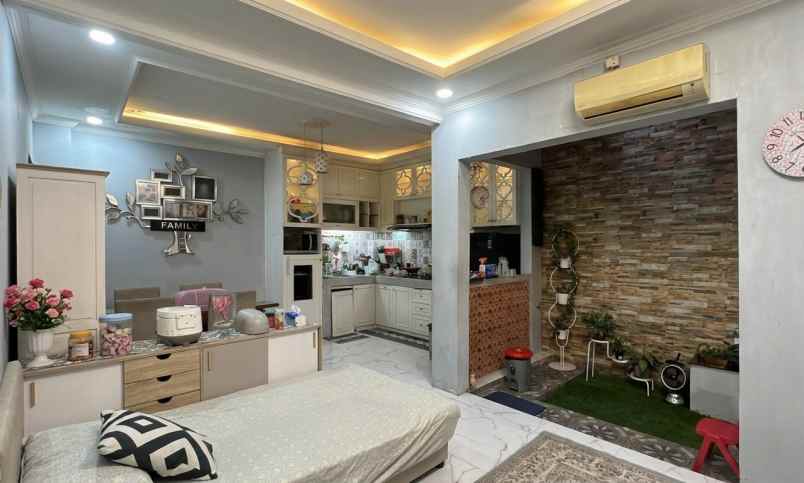 dijual rumah cluster palm residence