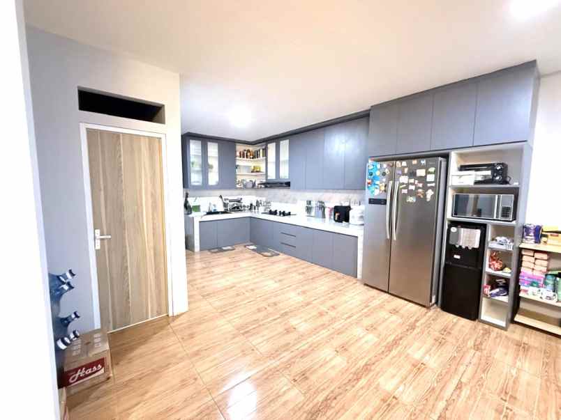 dijual rumah cluster silvercreek