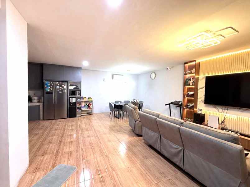 dijual rumah cluster silvercreek