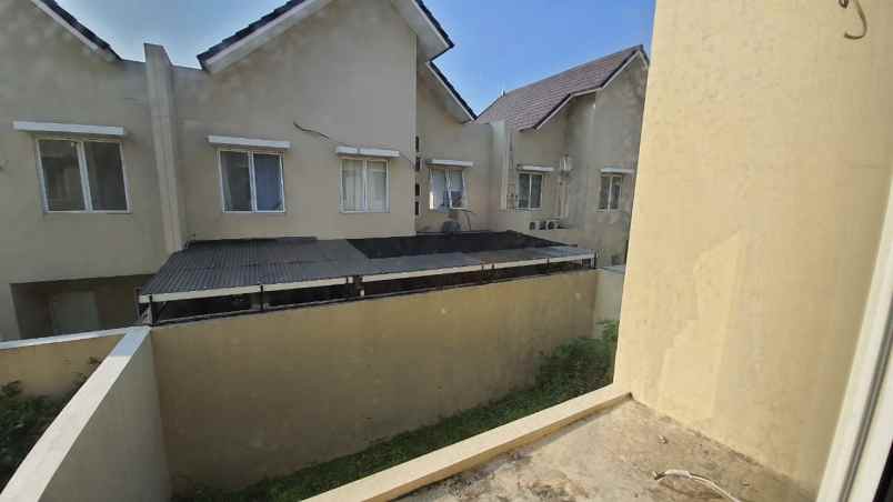 dijual rumah cluster thames jgc